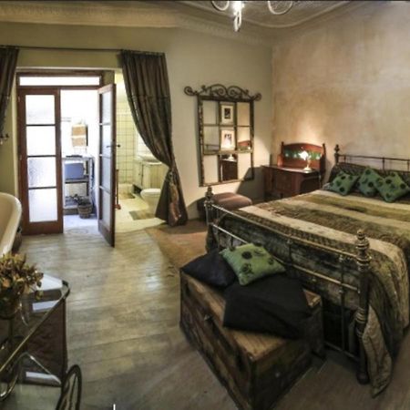 The Green Acorn Guest House Ficksburg Esterno foto