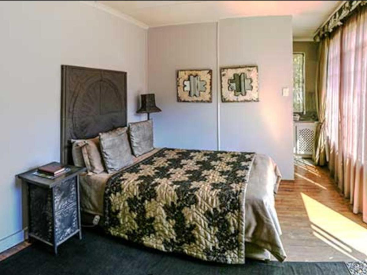 The Green Acorn Guest House Ficksburg Esterno foto