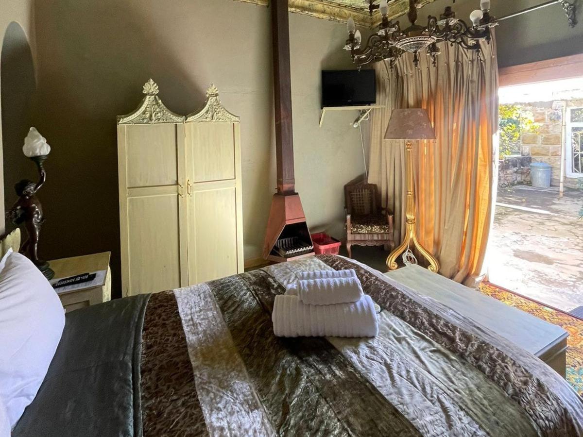 The Green Acorn Guest House Ficksburg Esterno foto