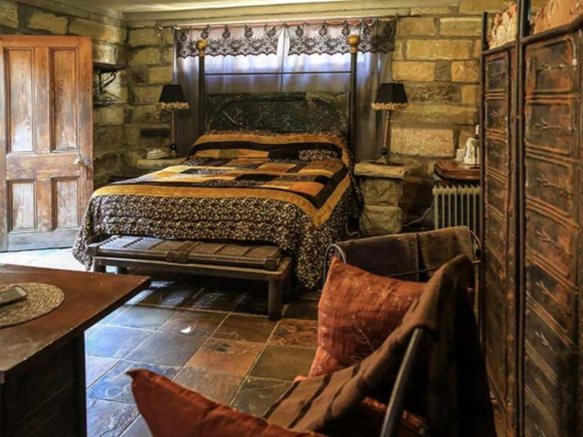 The Green Acorn Guest House Ficksburg Esterno foto