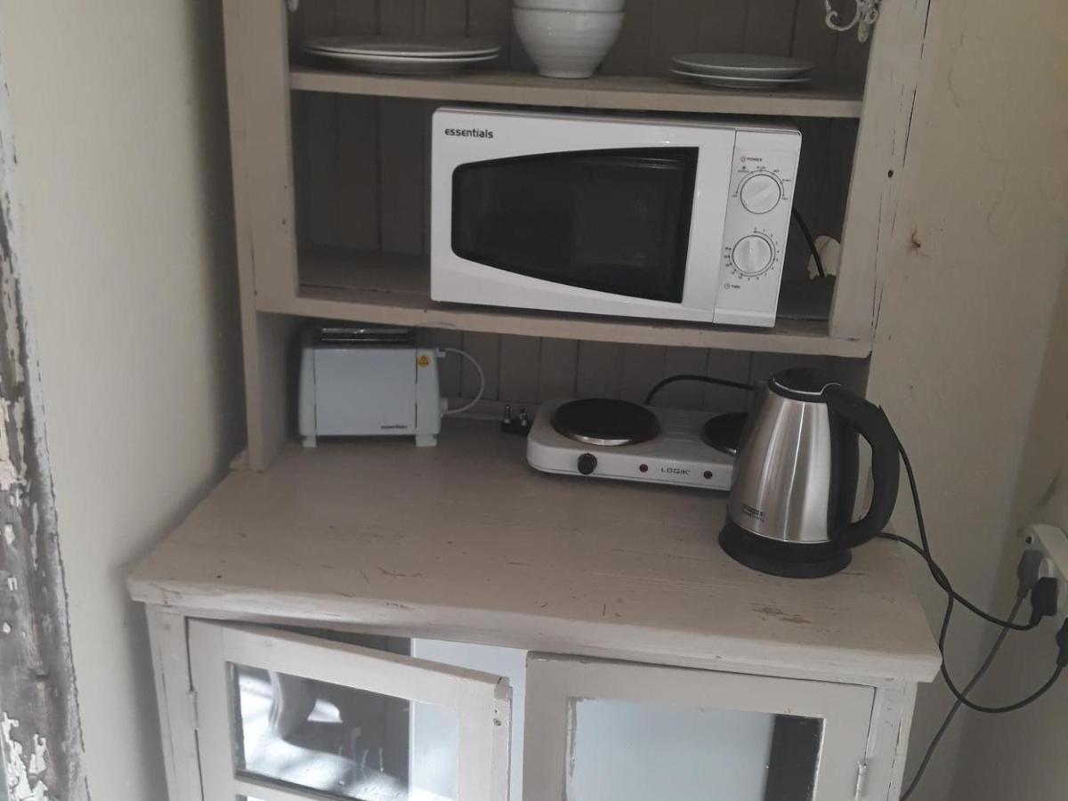 The Green Acorn Guest House Ficksburg Esterno foto