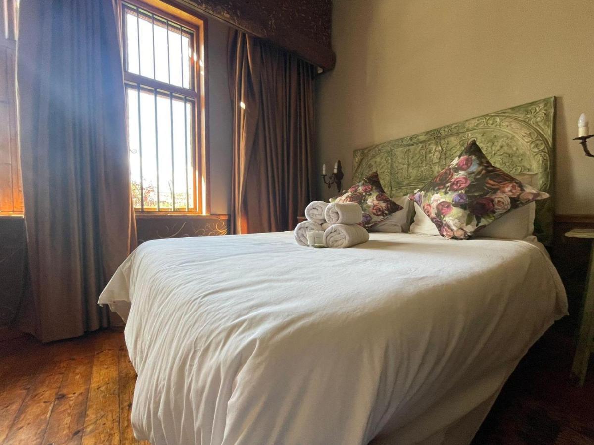 The Green Acorn Guest House Ficksburg Esterno foto