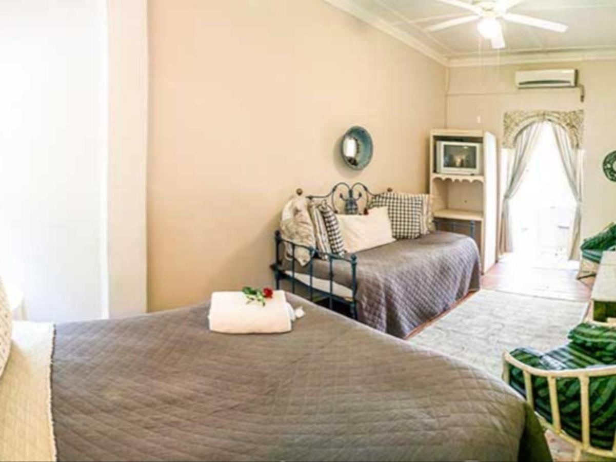 The Green Acorn Guest House Ficksburg Esterno foto