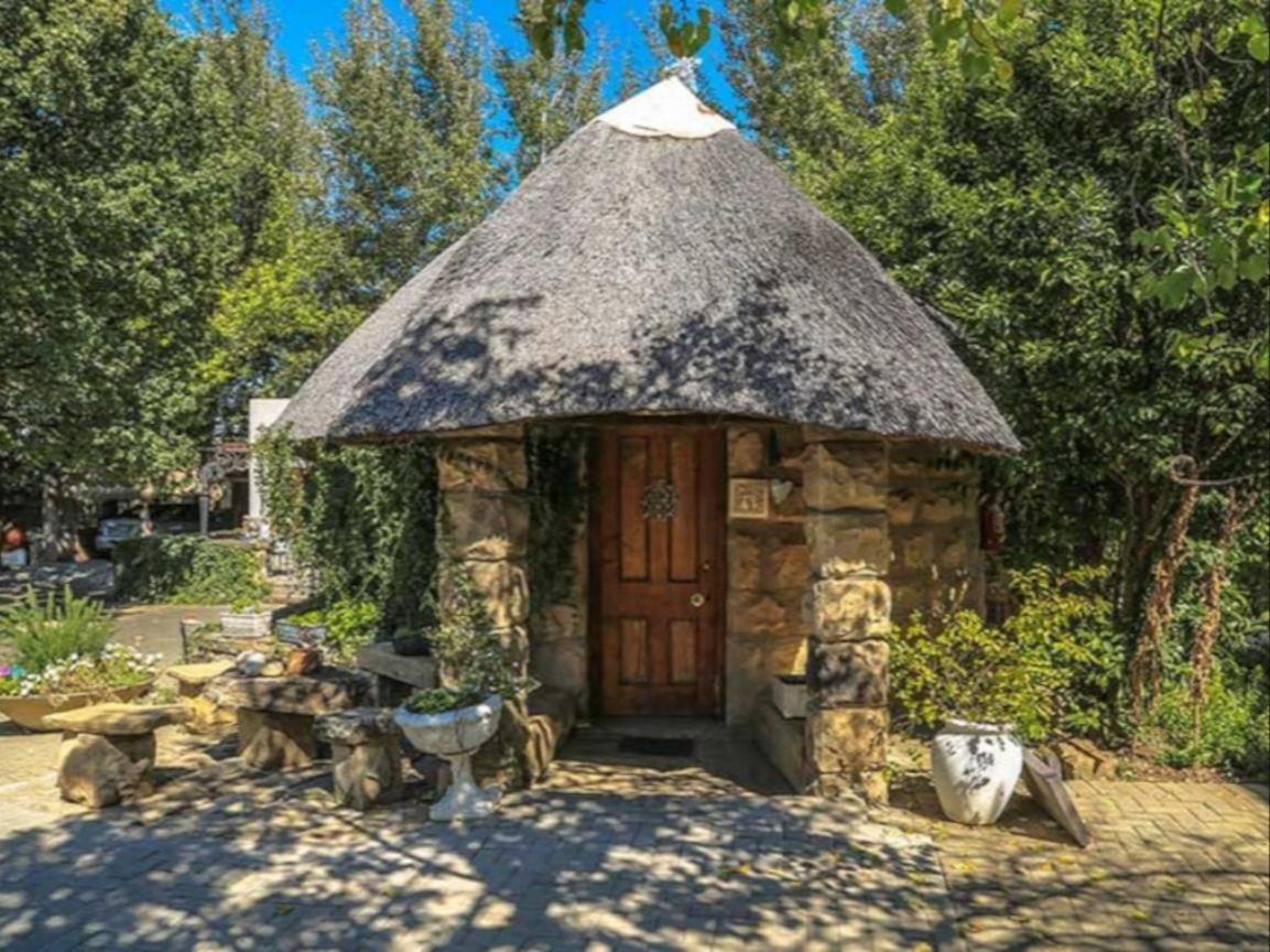 The Green Acorn Guest House Ficksburg Esterno foto