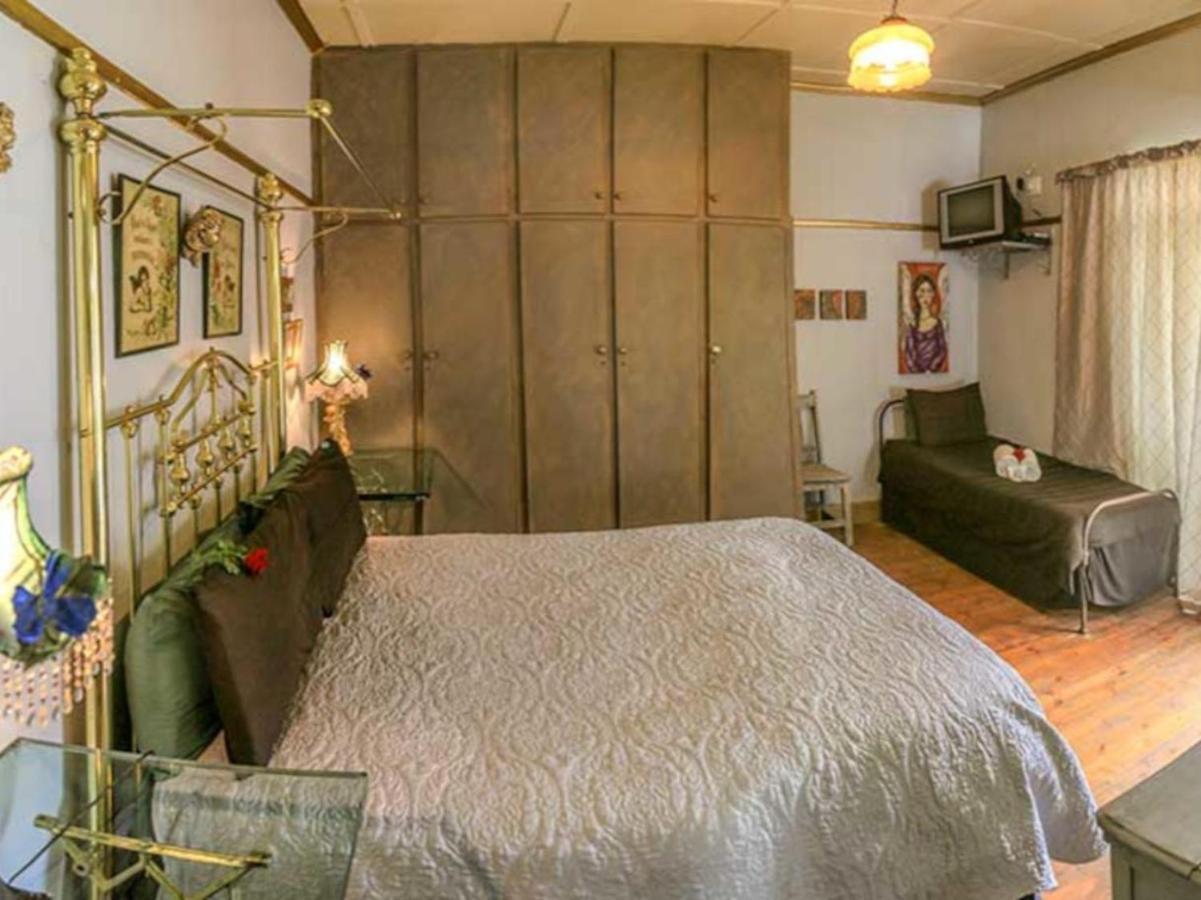 The Green Acorn Guest House Ficksburg Esterno foto